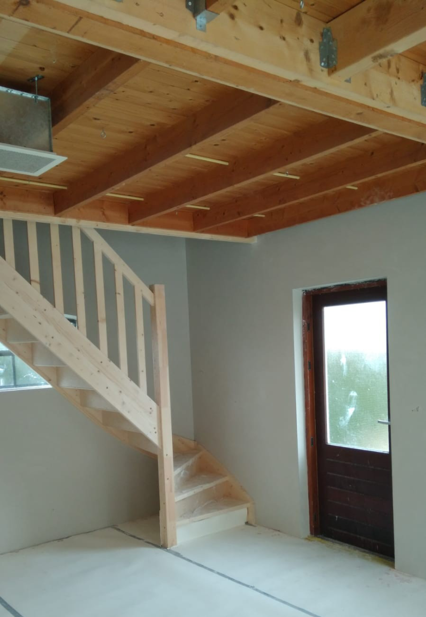 Voor-foto van een huis dat generoveerd wordt met behulp van Schildersbedrijf Jos Sijl